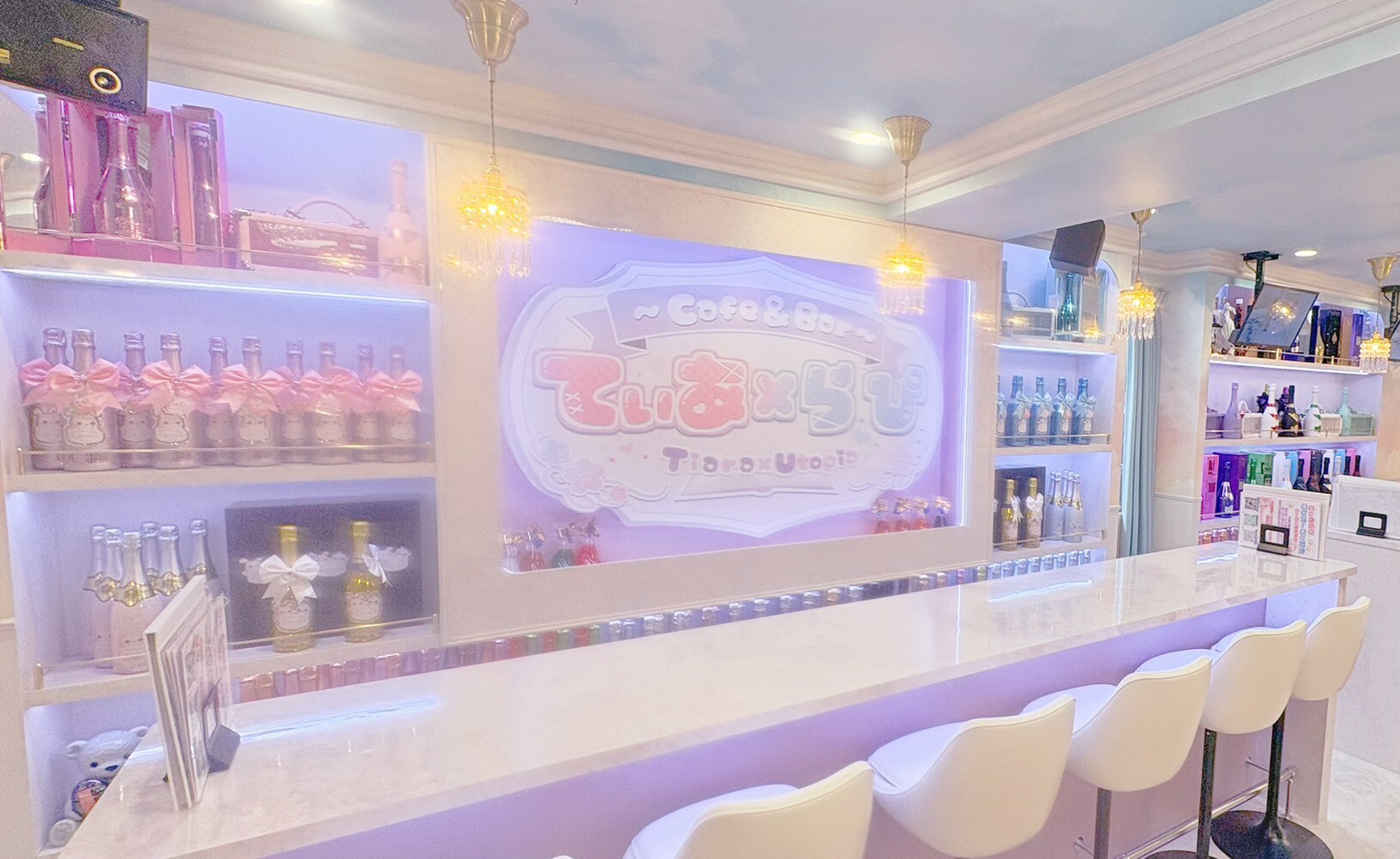 ＼💓8月🥂NEW OPEN💓／朝・昼・夜出勤OK😘✨未経験者も時給６０００円以上稼げます💕