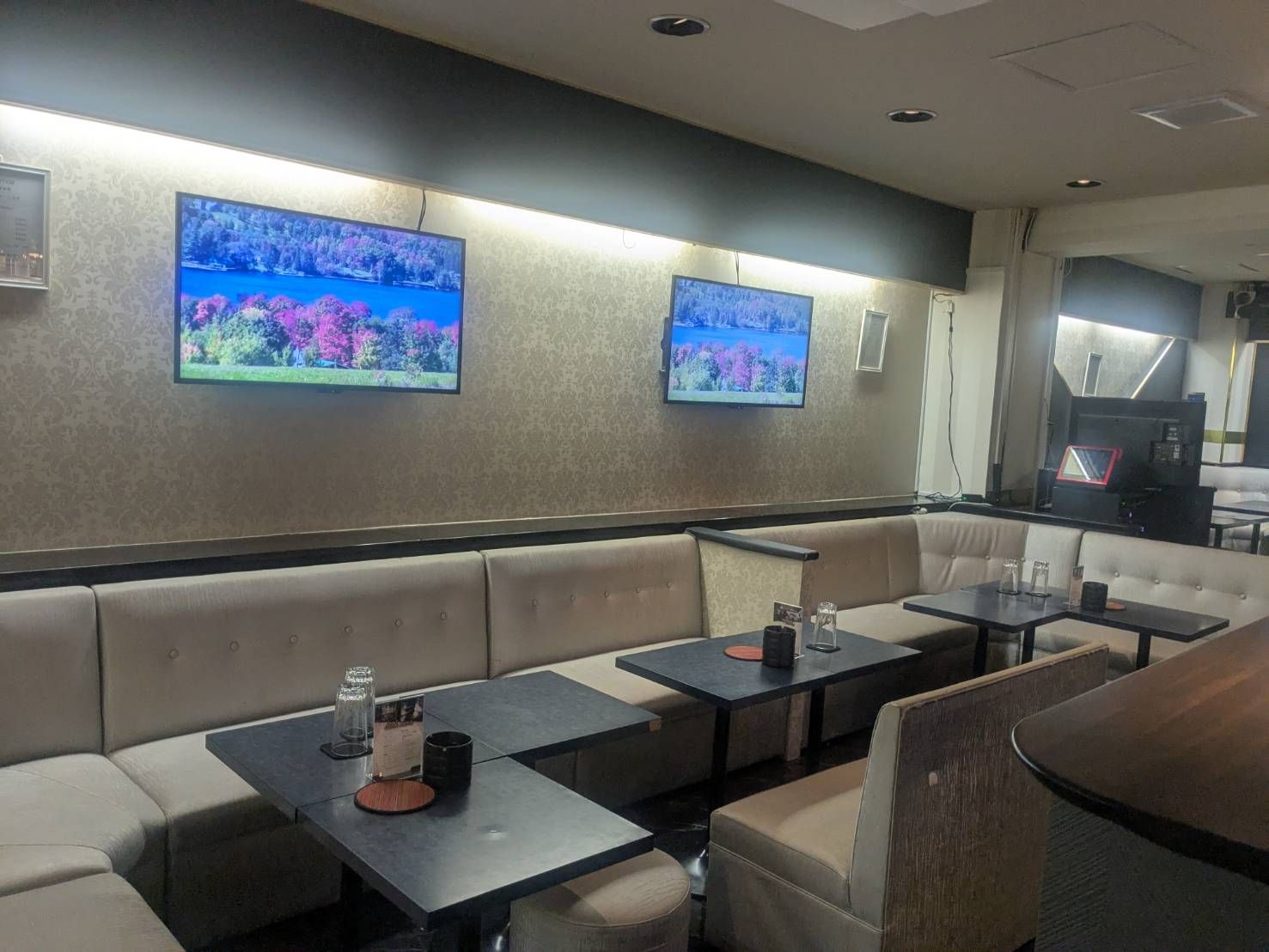 【30代・40代活躍中】落ち着いた雰囲気でゆったり働ける😘初心者に優しいお店🔰