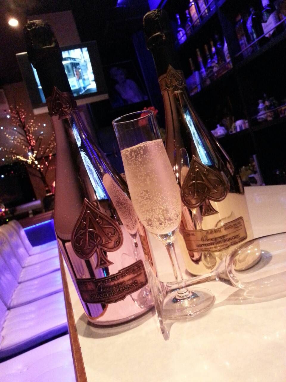 🌟限定入店特典10,000円プレゼント🌟時給5000円～！全額日払いOK😂私服で勤務出来る❗️